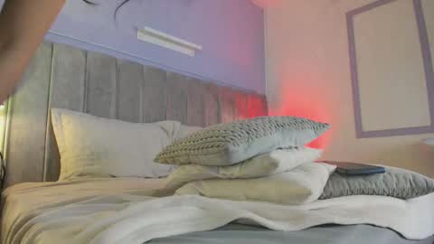 peytonn_monroe online show from October 8, 4:00 pm