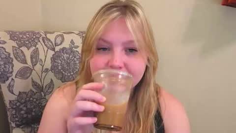 PhatAssBlond online show from April 13, 8:31 pm