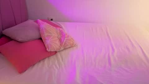 Liz online show from February 2, 9:03 pm