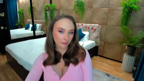 Emelie online show from March 31, 5:35 pm