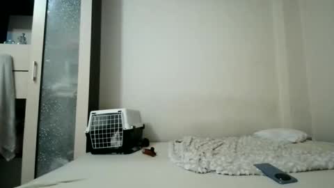 Snapshot of pieceofmoon chatting on October 25, 10:05 pm Moonie online show from October 25, 10:05 pm