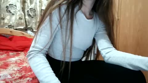 Snapshot of pieceofmoon chatting on March 11, 8:20 pm Moonie online show from March 11, 8:20 pm