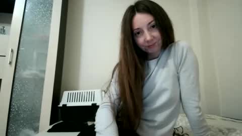 Snapshot of pieceofmoon chatting on October 26, 10:16 pm Moonie online show from October 26, 10:16 pm