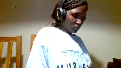 pinah1997 online show from August 1, 9:28 pm