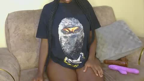 pink_cushy online show from February 11, 5:09 am