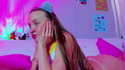 Mila online show from February 5, 9:51 pm