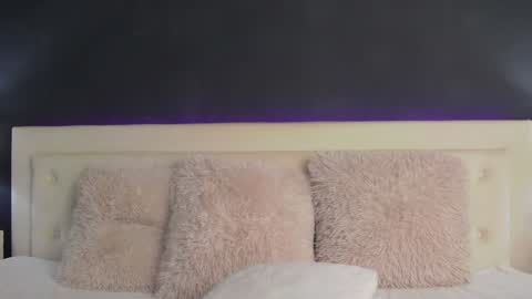  Pink  online show from December 5, 1:49 pm