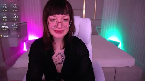 pixiepeachh online show from November 9, 9:27 am