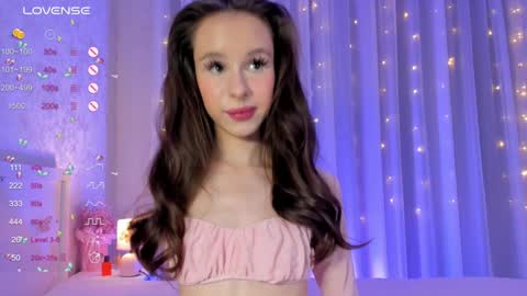 Snapshot of plusvibe chatting on December 21, 5:07 pm Sophie online show from December 21, 5:07 pm