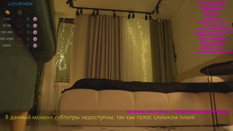 Snapshot of pocahontascb chatting on October 23, 5:19 pm online show from October 23, 5:19 pm