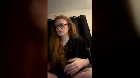 poisonivyy95 online show from March 14, 2:23 am