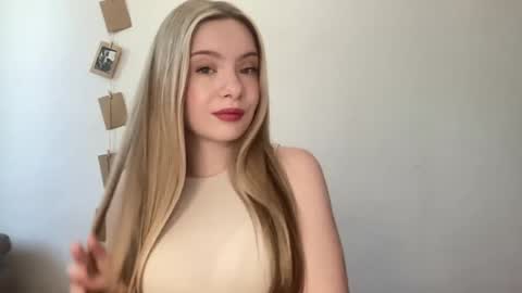 polishangel222 online show from August 9, 12:20 pm