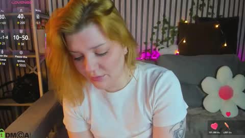 Polly online show from March 12, 2:36 am