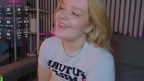 Polly online show from May 10, 2:24 am