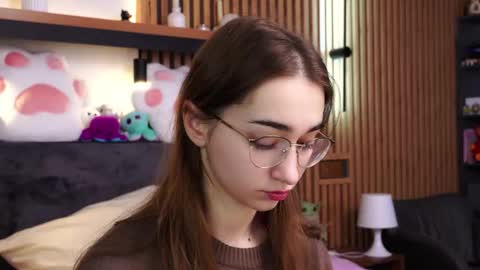 Polly online show from February 13, 8:05 am