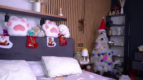 Polly online show from November 27, 8:06 am