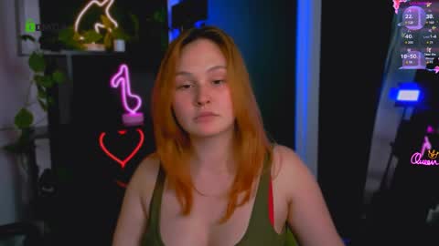 polly_cute1 online show from April 6, 10:33 pm