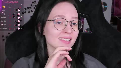 Robyn online show from February 16, 5:35 pm