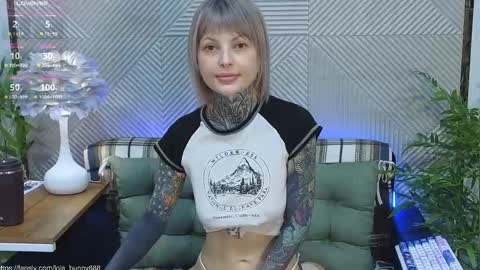 Lola online show from March 26, 5:53 am