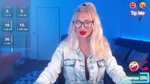 Victoria online show from November 22, 7:05 pm