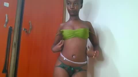 pretty__lisa online show from March 9, 9:56 am