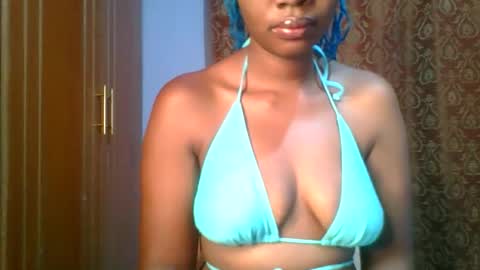 pretty_leilah online show from January 19, 1:57 am
