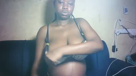 pretty_milan online show from February 21, 10:05 am