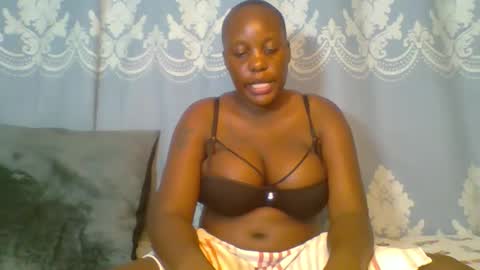 SHANIA online show from April 23, 7:38 pm