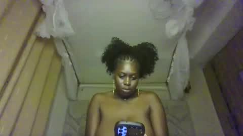 prettydulce online show from March 23, 3:29 pm