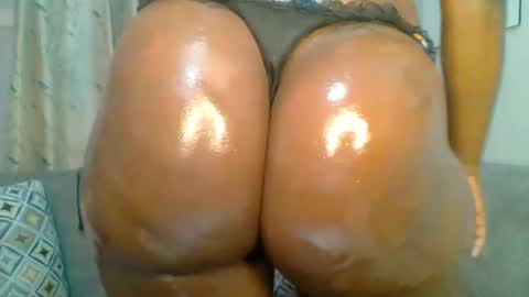 PrettyEla online show from July 2, 2:00 am