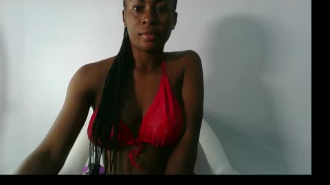 Snapshot of prettylove5 chatting on October 12, 3:25 pm evelyn online show from October 12, 3:25 pm