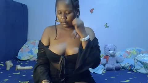 prettymel1 online show from May 16, 9:36 pm