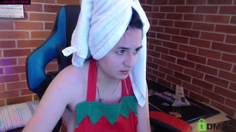 Snapshot of princesa_leia_zathur chatting on January 18, 3:16 pm Leia online show from January 18, 3:16 pm