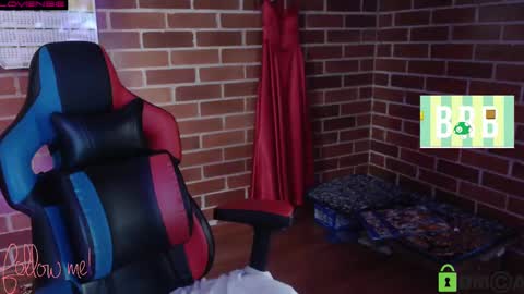 Snapshot of princesa_leia_zathur chatting on March 12, 1:30 pm Leia online show from March 12, 1:30 pm