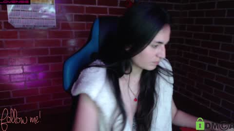 Snapshot of princesa_leia_zathur chatting on January 3, 11:23 pm Leia online show from January 3, 11:23 pm