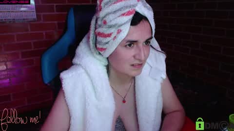 Snapshot of princesa_leia_zathur chatting on March 12, 11:33 pm Leia online show from March 12, 11:33 pm
