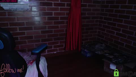 Snapshot of princesa_leia_zathur chatting on January 7, 11:45 pm Leia online show from January 7, 11:45 pm