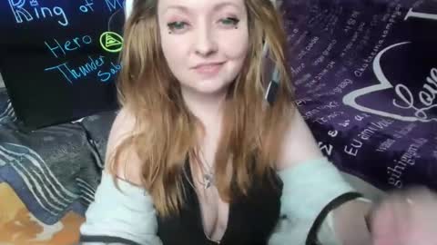 Bluu online show from March 4, 7:31 pm