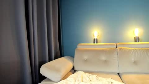 Raven  but you can call me sweetie or honey too  online show from March 7, 8:49 pm