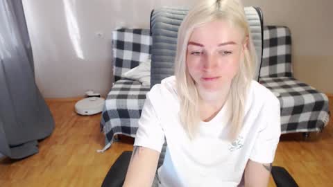 Polly online show from March 31, 4:01 am