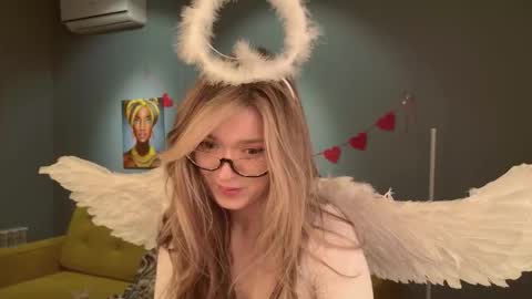 Bella online show from February 14, 5:53 am