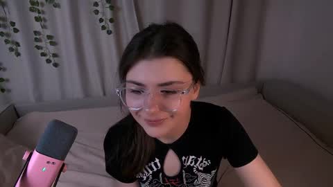 Ava online show from June 7, 6:59 pm
