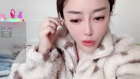 qiqi1588 online show from December 16, 7:47 am