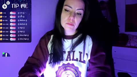 L online show from November 17, 11:38 pm