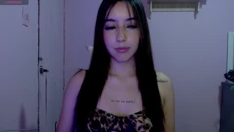 Snapshot of quee_tiana chatting on September 23, 12:53 am your princess online show from September 23, 12:53 am