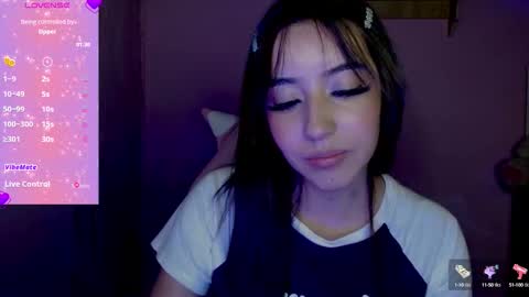 Snapshot of quee_tiana chatting on September 24, 1:15 am your princess online show from September 24, 1:15 am