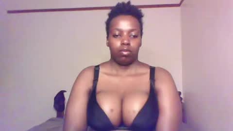 QUEEN online show from December 18, 2:53 am