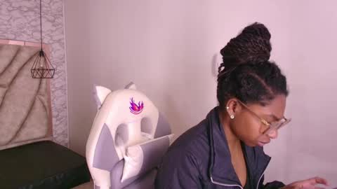   online show from November 29, 12:09 pm