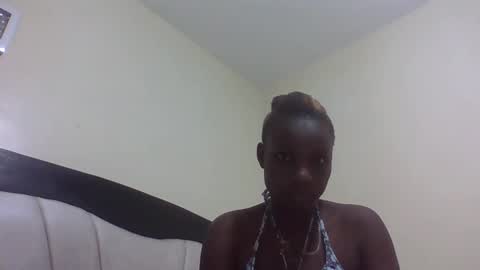 Snapshot of queen_wow2 chatting on March 12, 11:20 am queen online show from March 12, 11:20 am