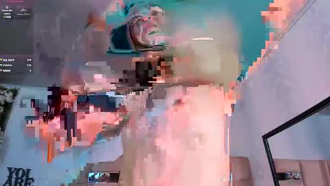 QUEENJEENN online show from March 7, 4:55 pm